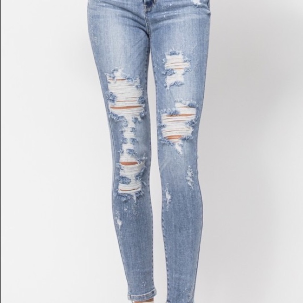 Judy Blue Bleach Splatter Destroyed Skinny Jeans